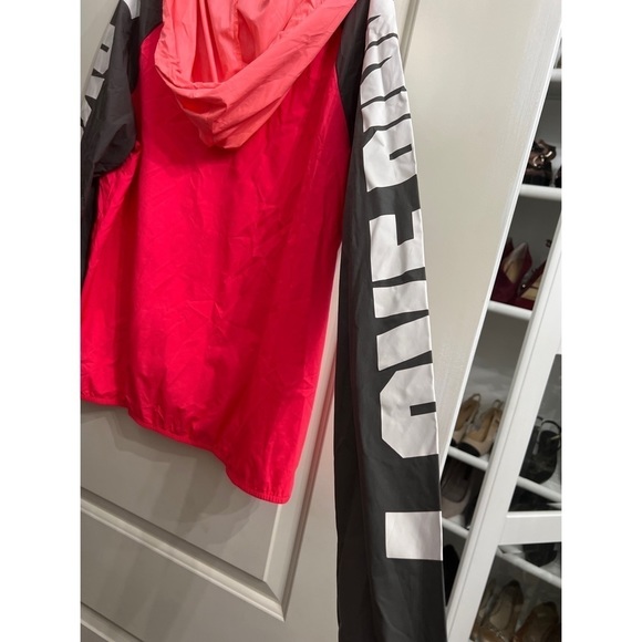 Victoria’s SECRET “LOVE PINK” WINDBREAKER - SIZE XS - Picture 3 of 5